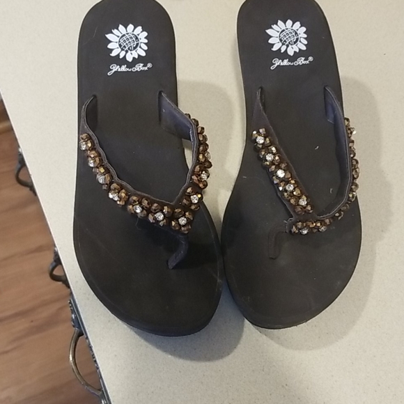 Sandals - Picture 3 of 3